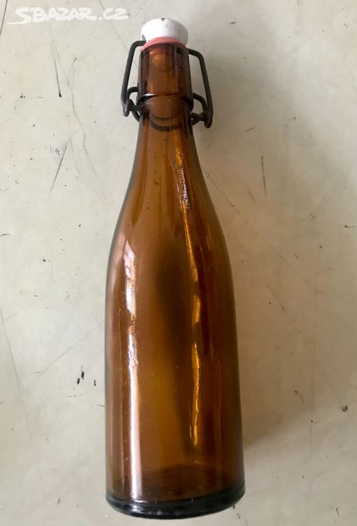 stará pivní láhev 0,3L porcelánový uzávěr