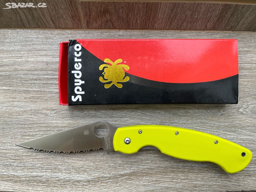 Nůž Spyderco Military.