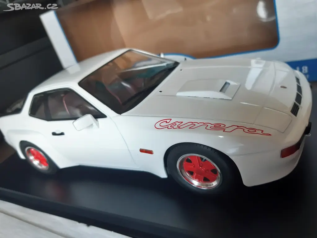 MCG Porsche 924 Carrera GT 1981 - Voiture Miniature 1/18 Blanc Avec Jantes Rouges