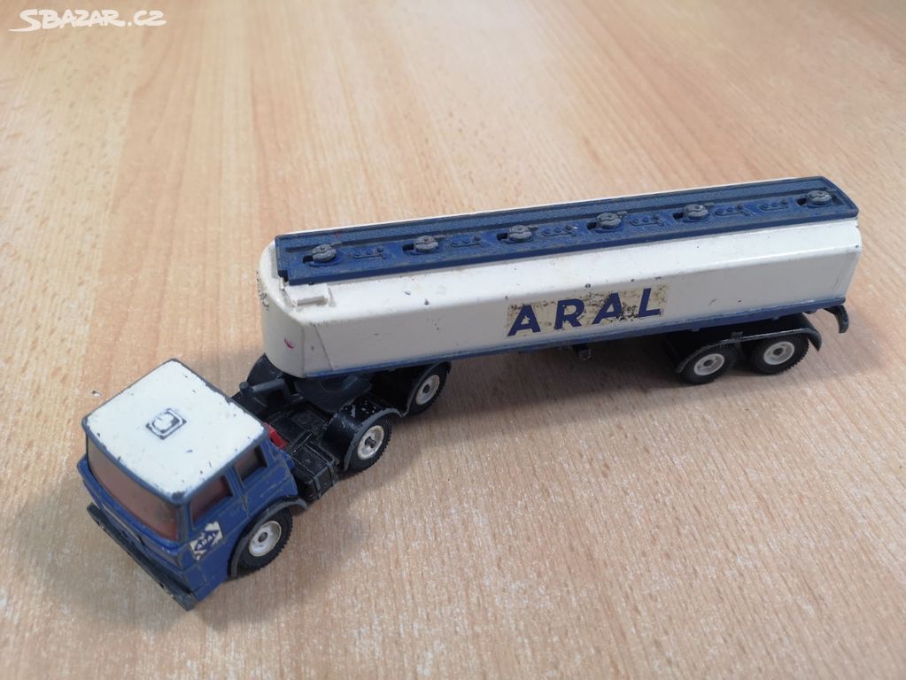 SIKU V288 2232 HENSCHEL F201S ARAL FUEL TRAILER - Tlumačov, Zlín 