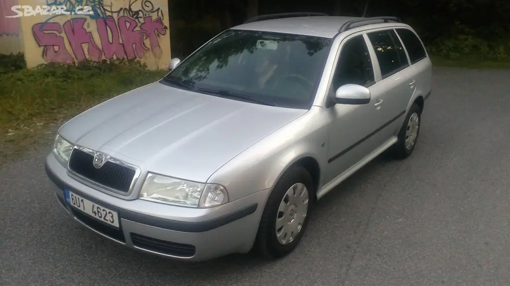 Škoda Octavia combi 1.9 TDI-Tour rv 11/2010-CZ-TOP - fotka 2