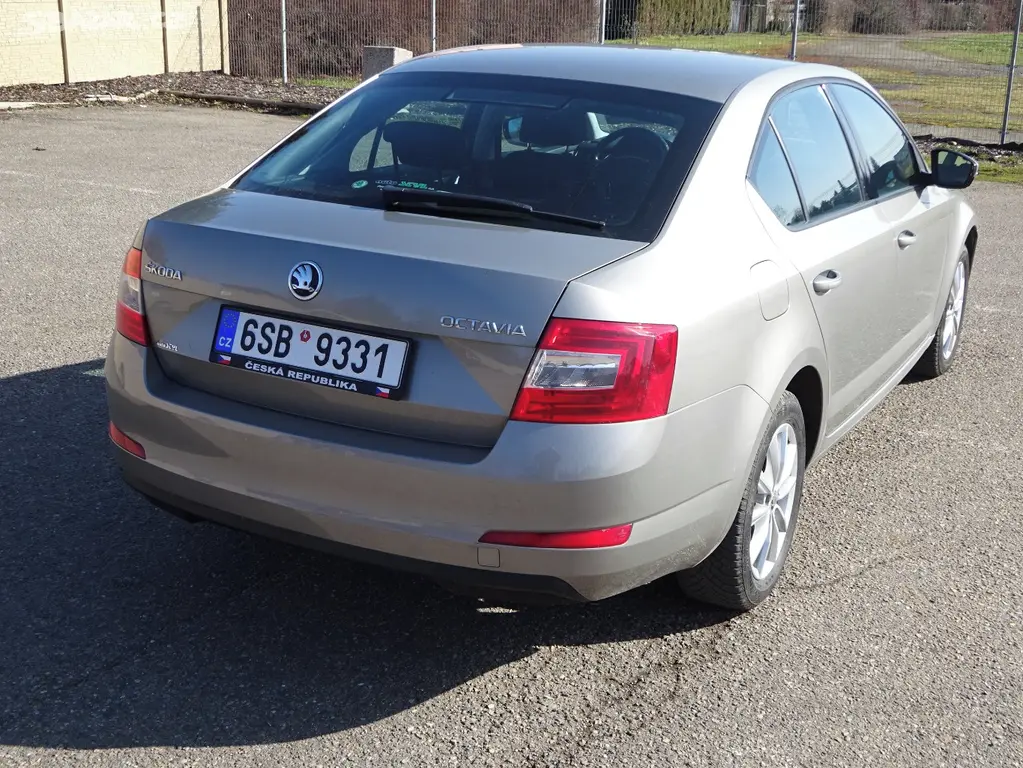 Škoda Octavia 1.6TDI r.v.2015 (77 kw) serv.kníž.ČR - fotka 4