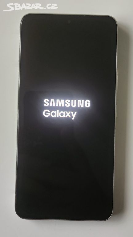 Samsung Galaxy S22, 256GB, bílý