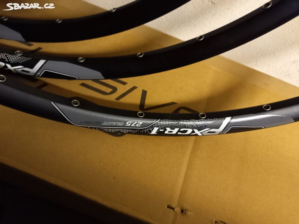 Rafky Giant XCR 1 27 5 Praha Sbazar.cz