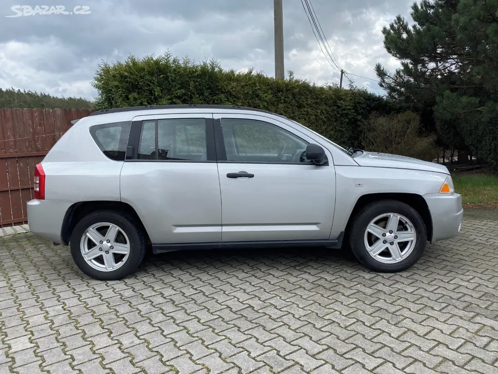 JEEP COMPASS 2,0 TDI LIMITED / 4X4 / 2007 - fotka 6