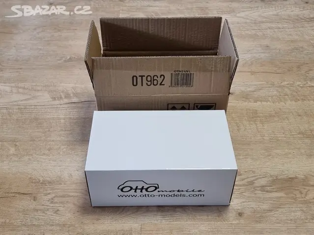 Mercedes-Benz 500 SL R107 AMG 1986 Rouge OTTOMODEL 1/18 – Collection Résine