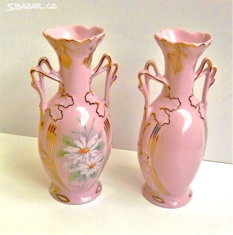 Růžový porcelán - 2 vázičky Secese, výška 12,5 cm