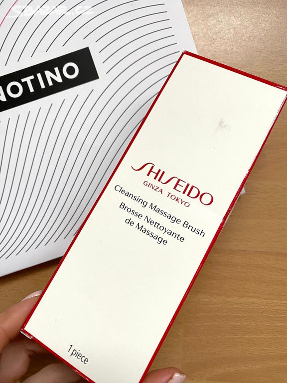 Shiseido čisticí masážní kartáč na obličej nové