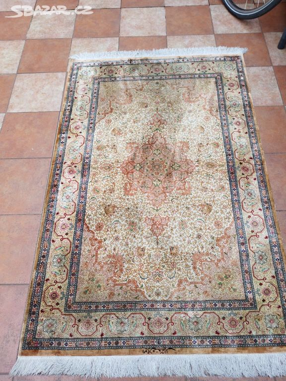 Perský koberec orig hedvábný 165 x 105 cm