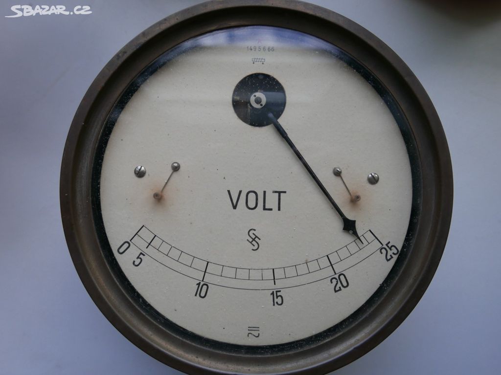 Historický voltmetr 0-25V