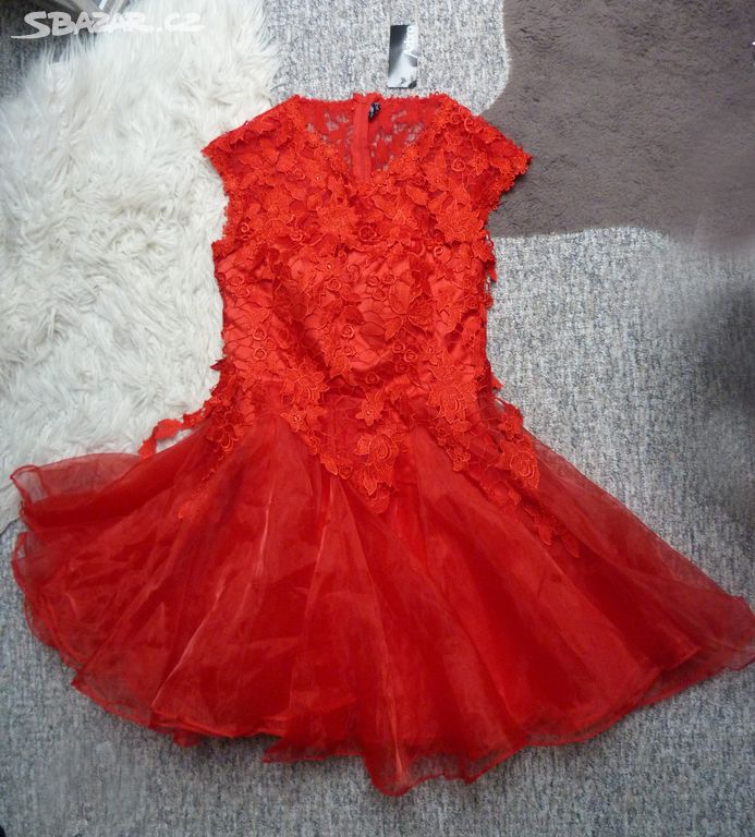 Nové dámské společenské červené šaty AZBRO vel. M