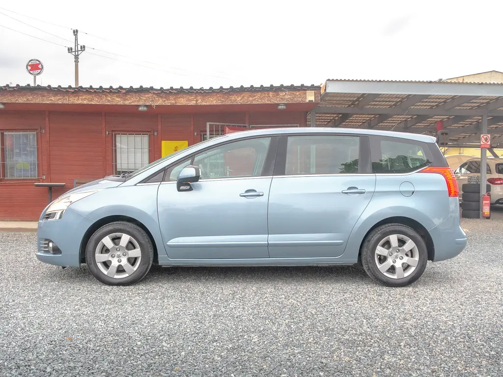 Peugeot 5008 2.0HDI 110KW NAVI 7sedadel