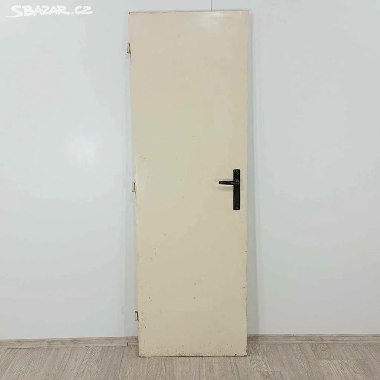 Interiérové dveře proskl.,plné pravé a levé 60-4ks