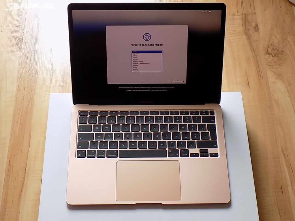 APPLE MacBook Air 13,3" (2020) / M1 / 256GB / CZ