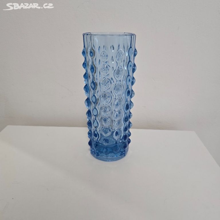 modrá skleněná váza Pavel Pánek