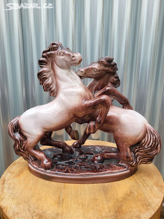 Velká glazovaná socha koní - Keramo