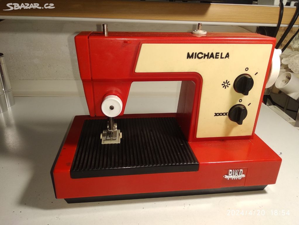 dětský šicí stroj PIKO MICHAELA - funkční
