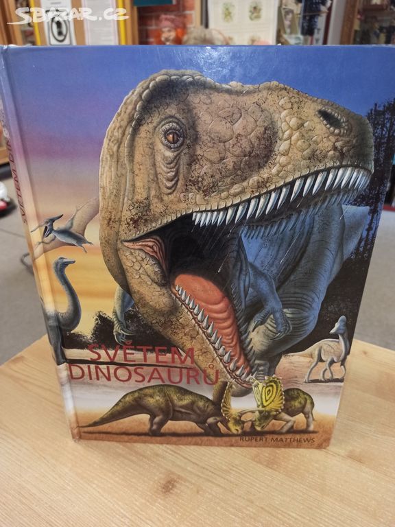 Kniha Světem dinosaurů