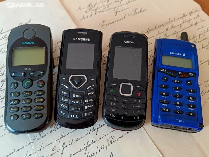 Sada starých mobilů - nefunkční /Samsung, Siemens/