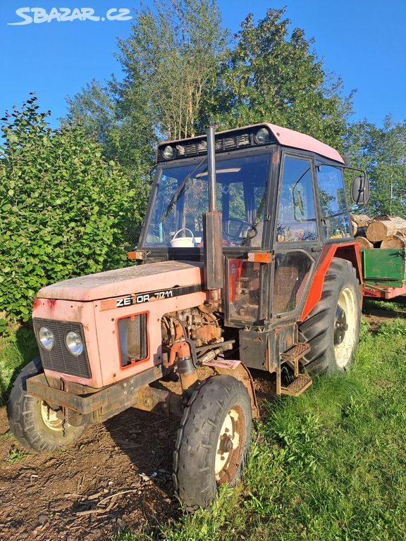 Traktor Zetor 7011