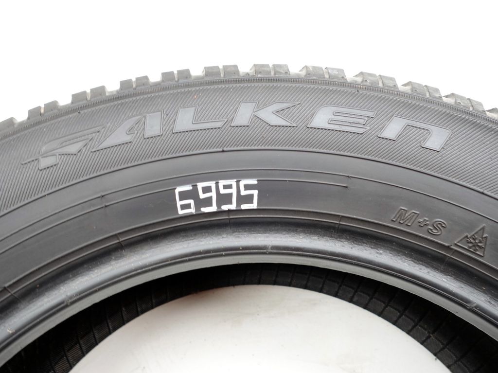 Zimní pneu 215/65/17 Falken 2ks P6995