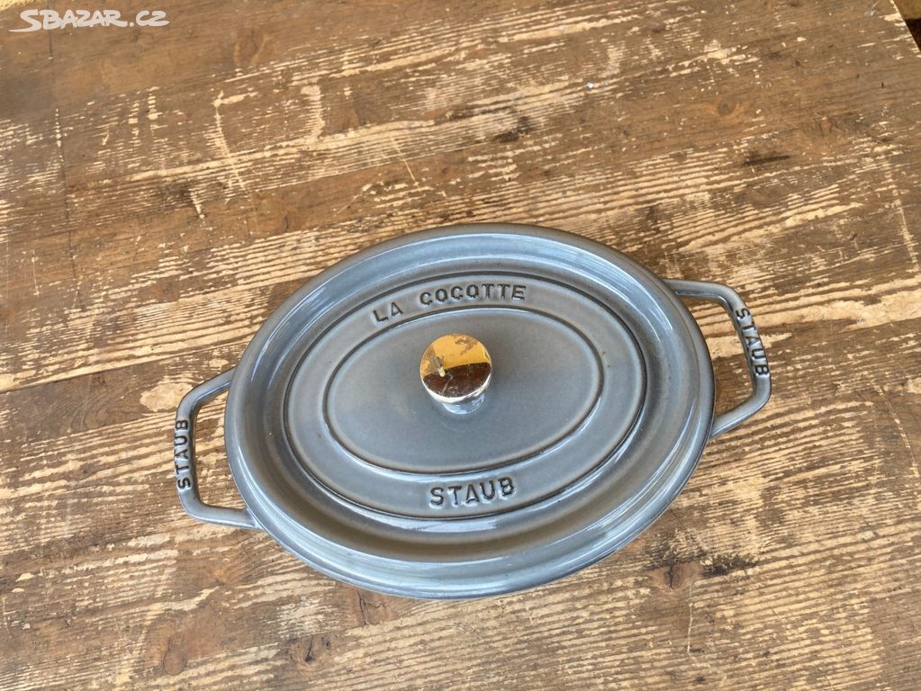 Litinový hrnec Cocotte Staub oválný - 3,2 l