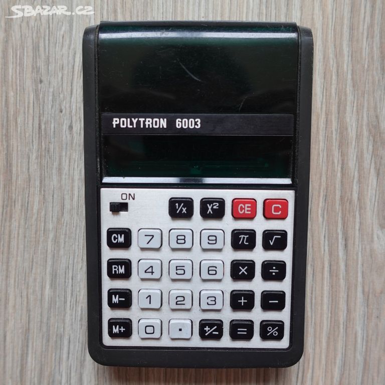 Stará kalkulačka Polytron 6003