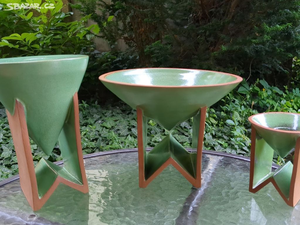Designové keramické předměty (svícen, mísa, váza)