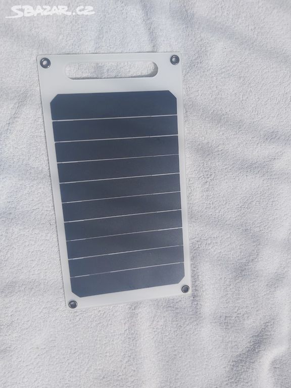 Solární nabíječka na mobil