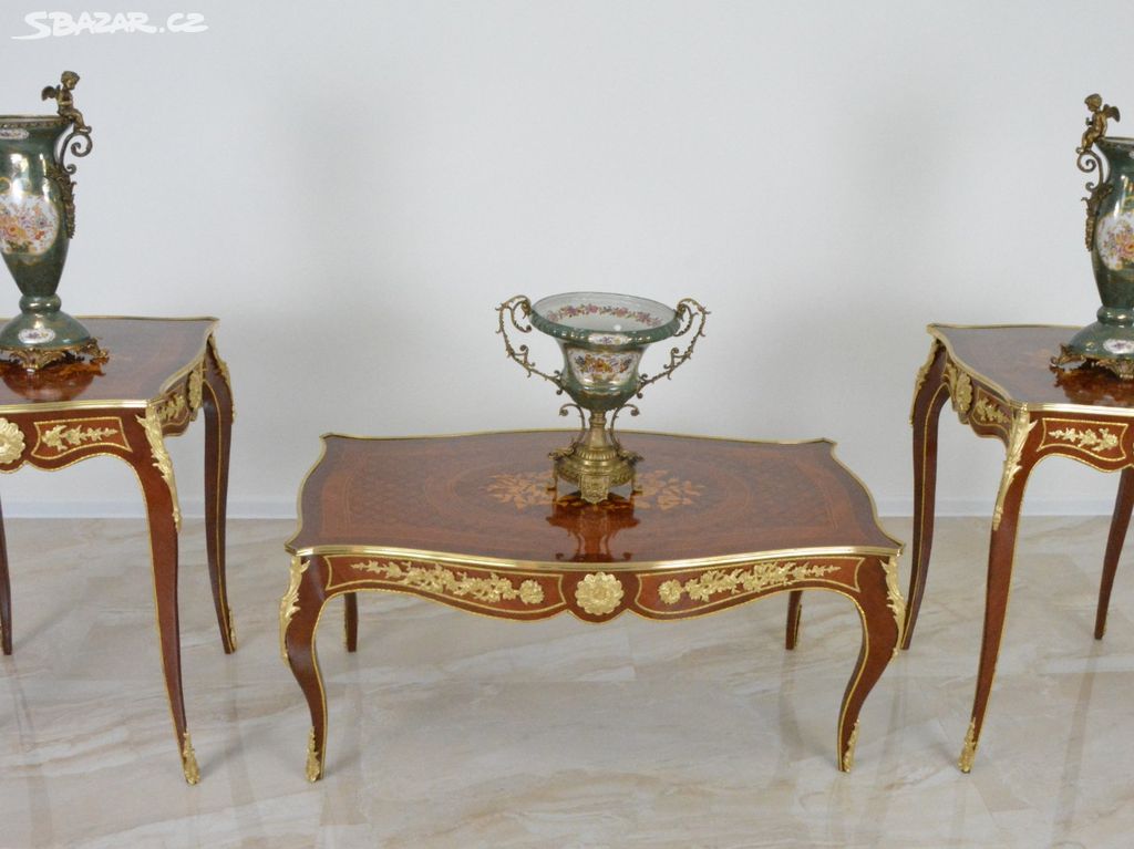 Zámecké intarzované stolky - set - zdobené bronzem