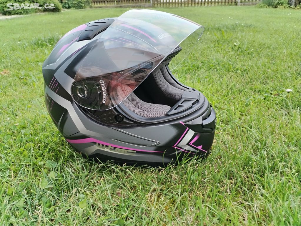 Dámská helma na moto