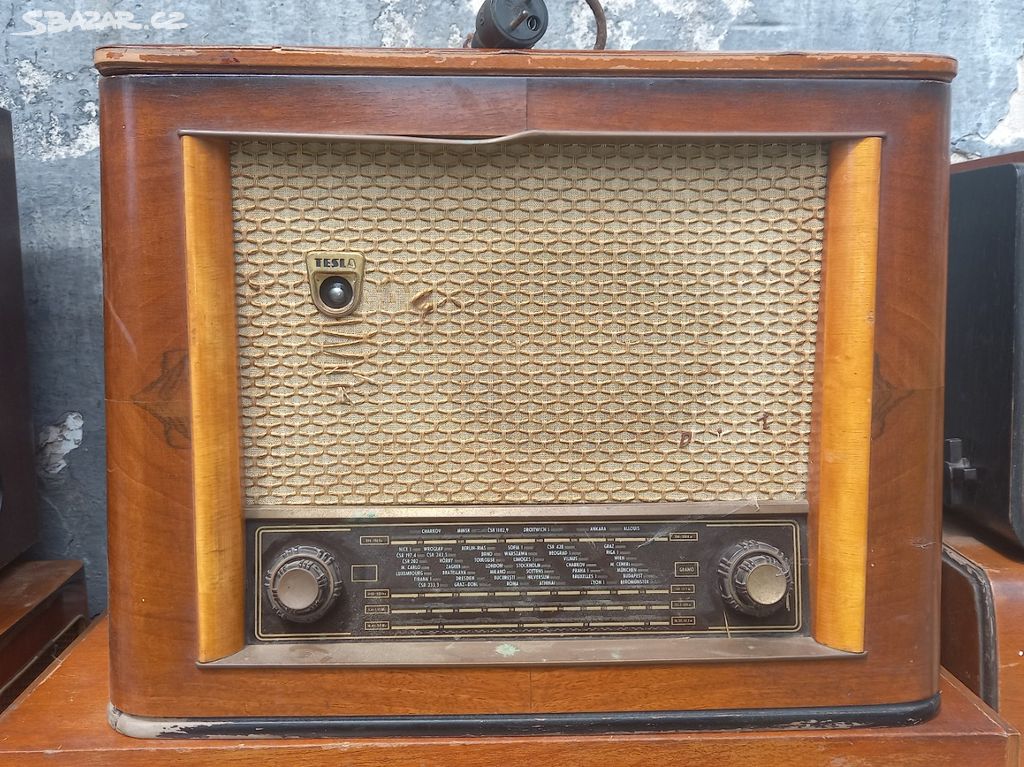 Rádio Tesla s gramem - staré