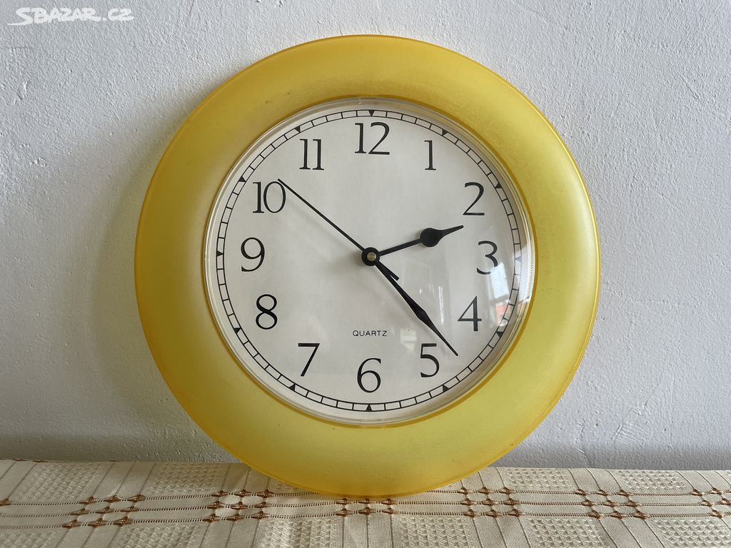 Nástěnné hodiny Quartz retro žluté