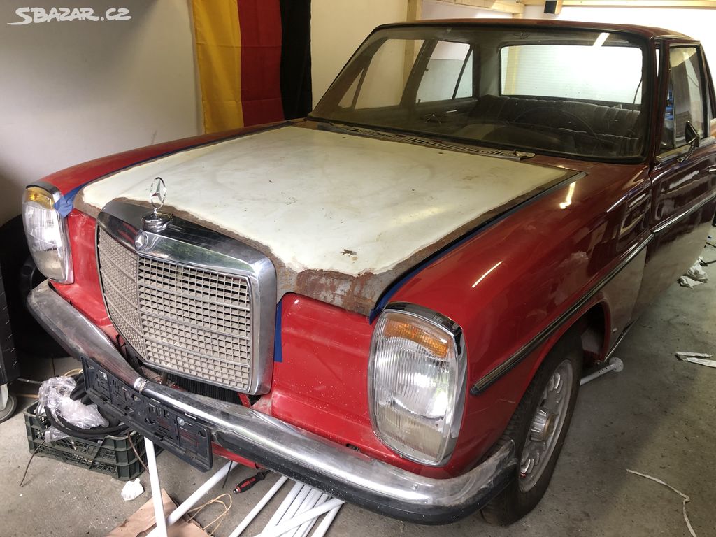 Mercedes Benz W115 220D