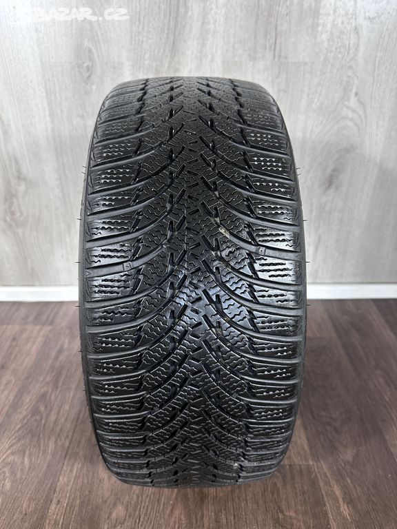 2x zánovní zimní Kumho WinterCraft WP51 215/45/16