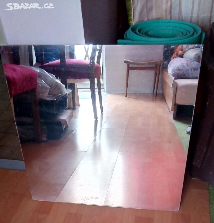 Zrcadlo 555x570mm