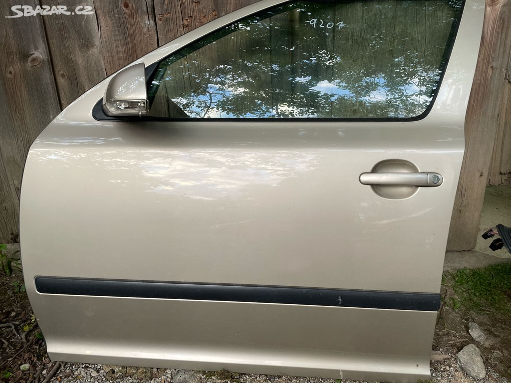 Škoda Octavia II levé dveře 9201