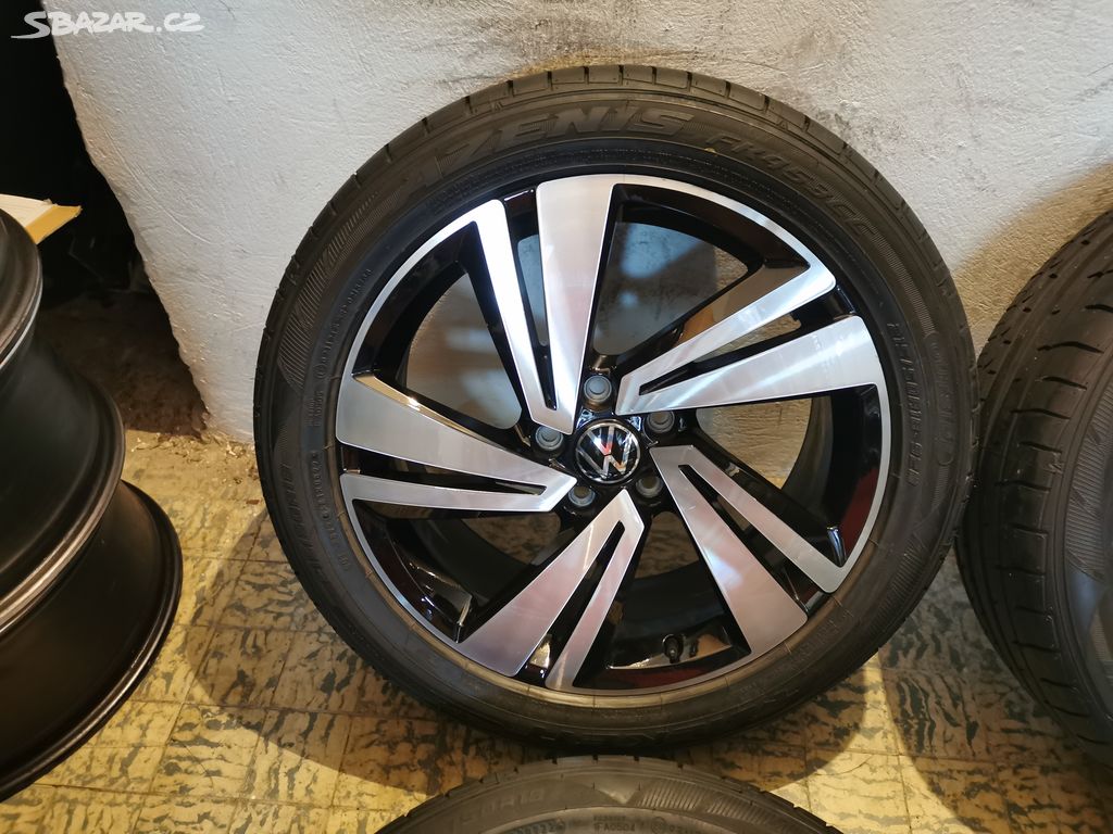 NOVÉ- VW T-Roc - orig 18" alu s letnými pneu DOT22