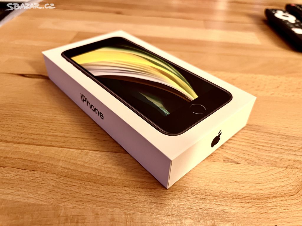 iPhone SE (2.gen.) černý 128 GB