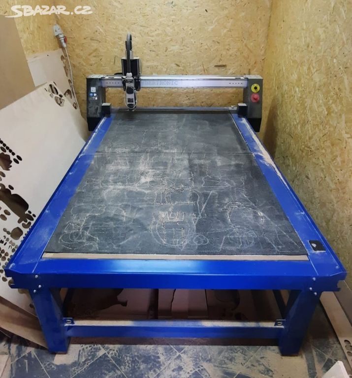 CNC frézka 1300x2600mm s dmýchadlem