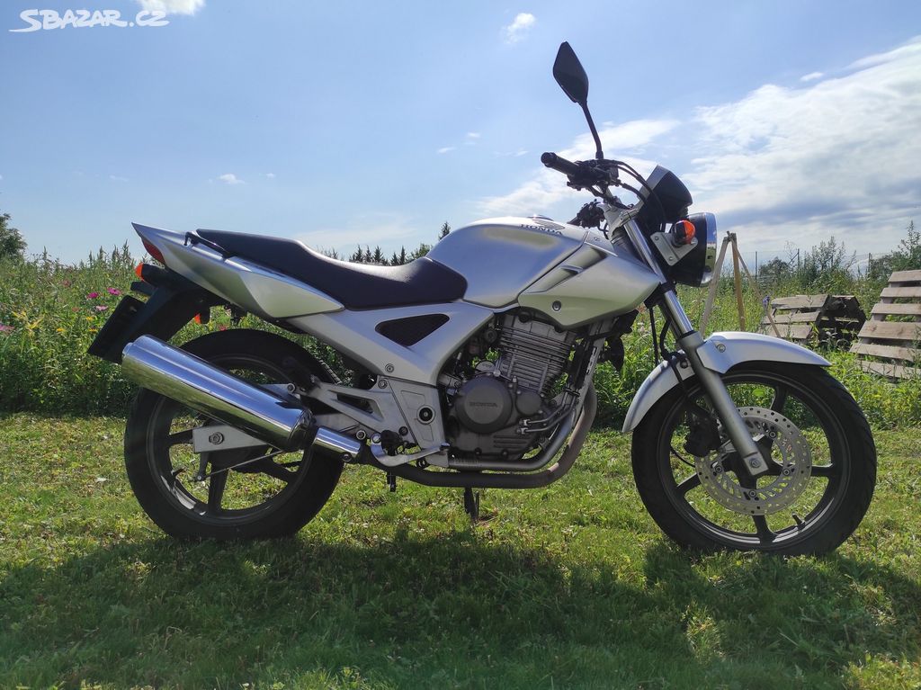 Honda CBF 250 (rok 2007, najeto 11 500, STK 2007)