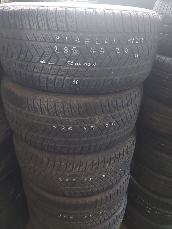 Zimní pneumatiky 285/45 20 Pirelli