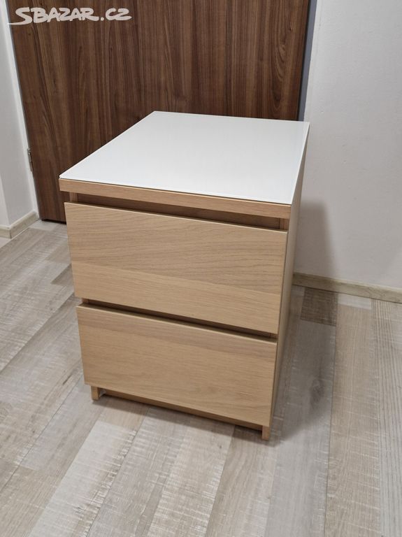 Noční stolky IKEA Malm