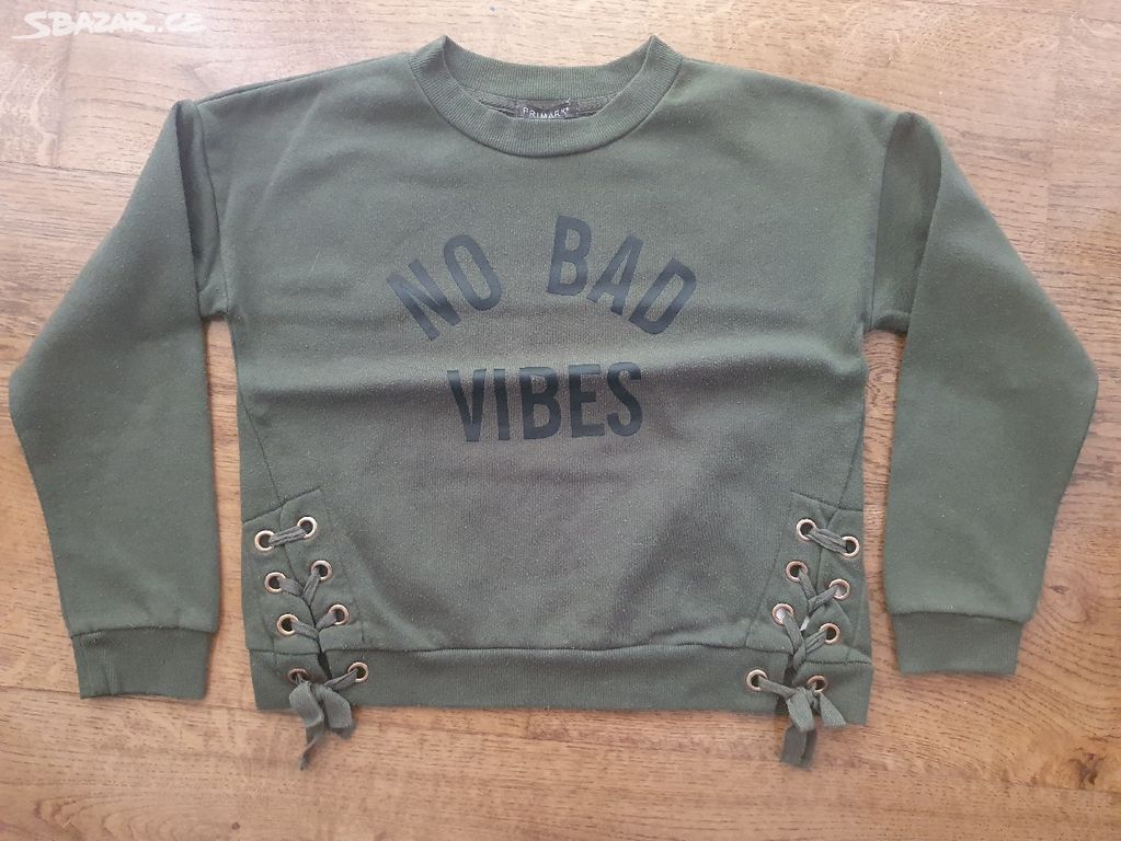 Daruji dívčí crop top mikinu "No bad vibes" 146