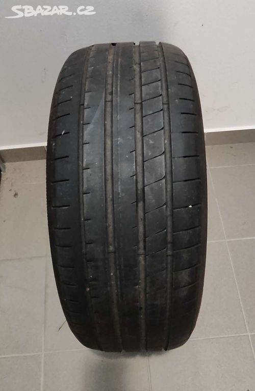 Prodám 2 ks letnÍch pneu GOODYEAR 225/45 R18