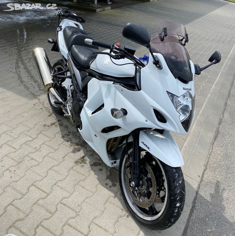 2012 Suzuki GSX 1250 FA nové gumy, olej