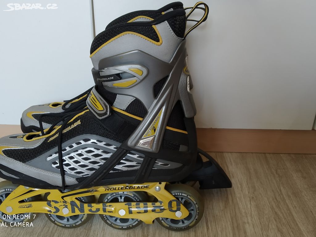 1x obuté BRUSLE ROLLERBLADE vel. 43, stélka 28 cm