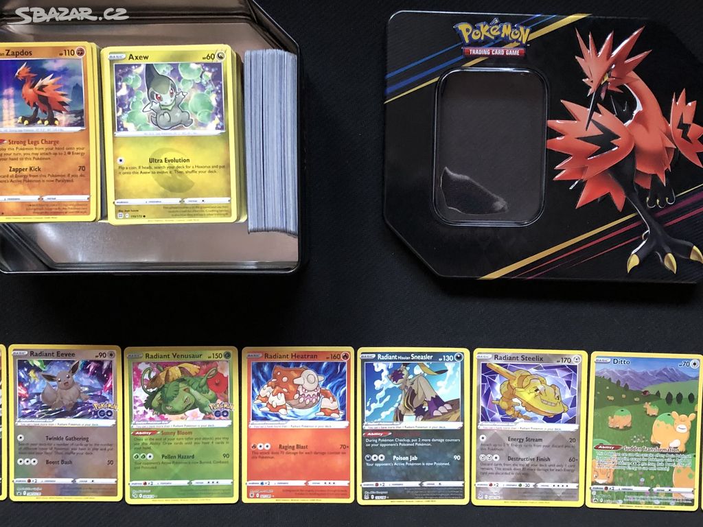 Pokémon karty. 400ks + Zapdos Box.