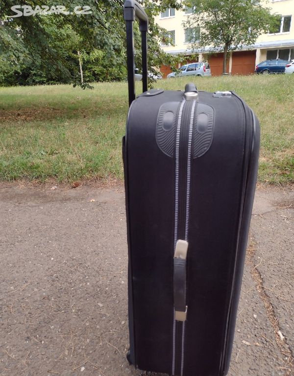 Cestovní kufr na kolečkách