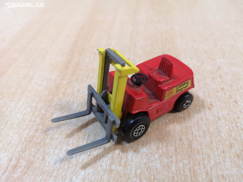 MATCHBOX FORK LIFT No 15 1972 ENGLAND